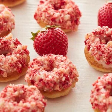 mini-strawberry-shortcake-Donuts-